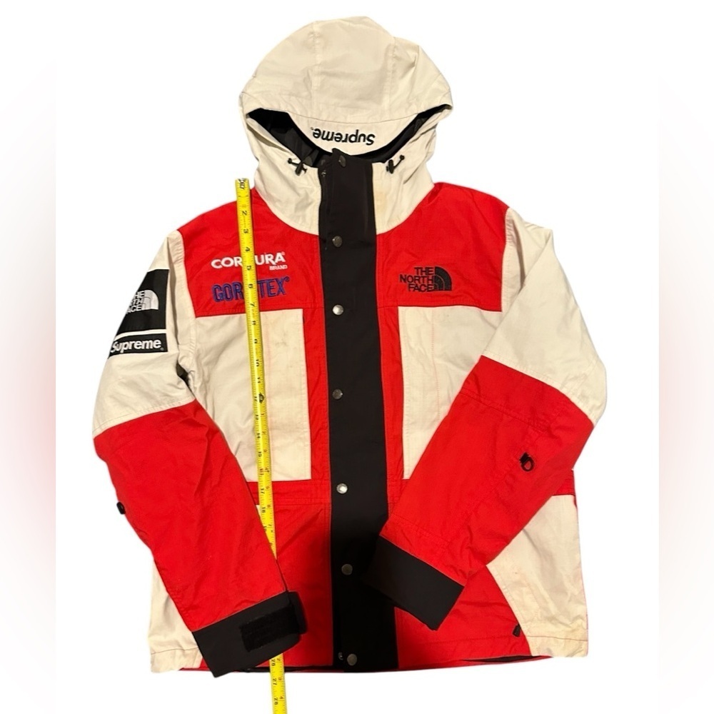 Supreme The North Face Expedition Jacket US M, gently used, pre-owned.